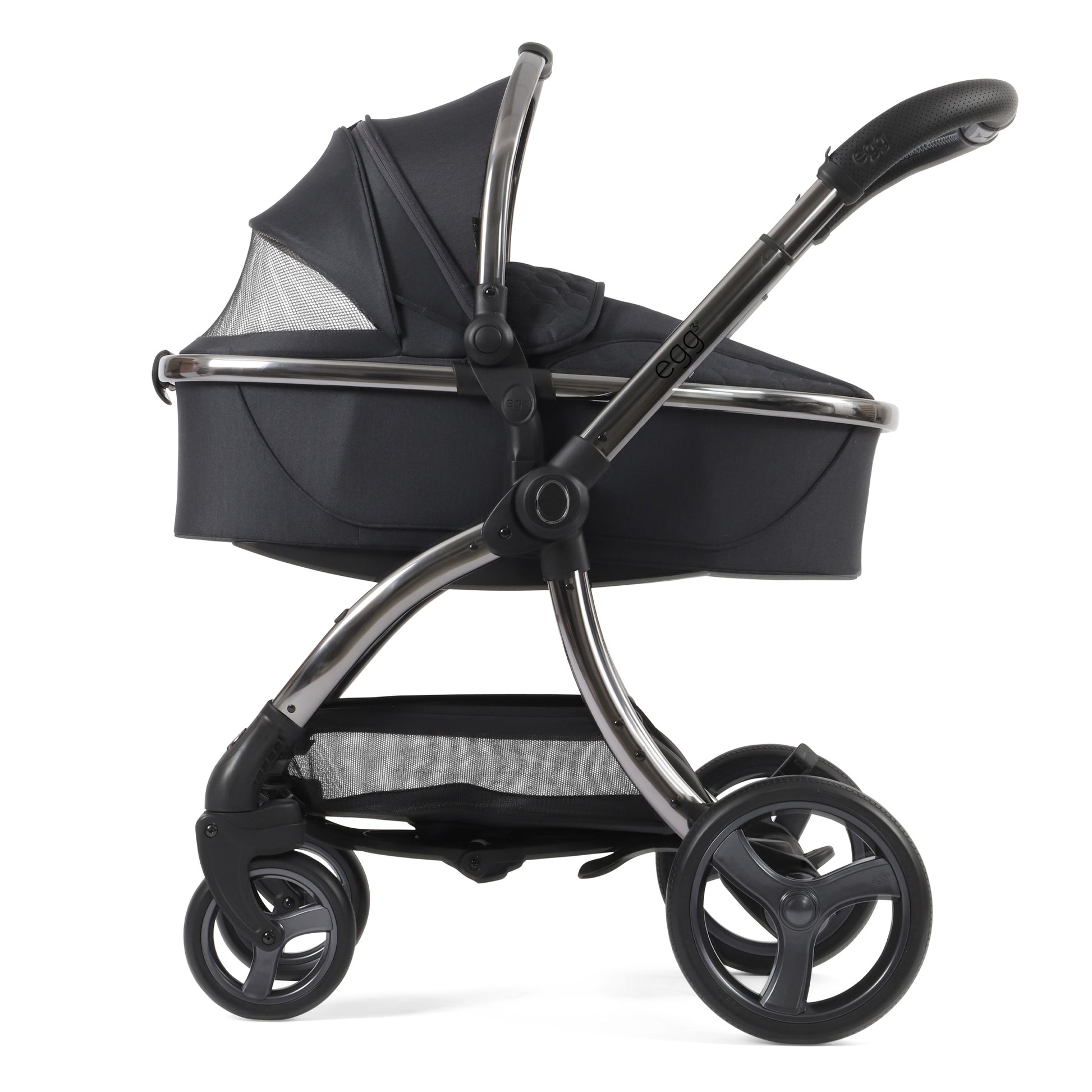 egg3® Carry Cot in Carbonite