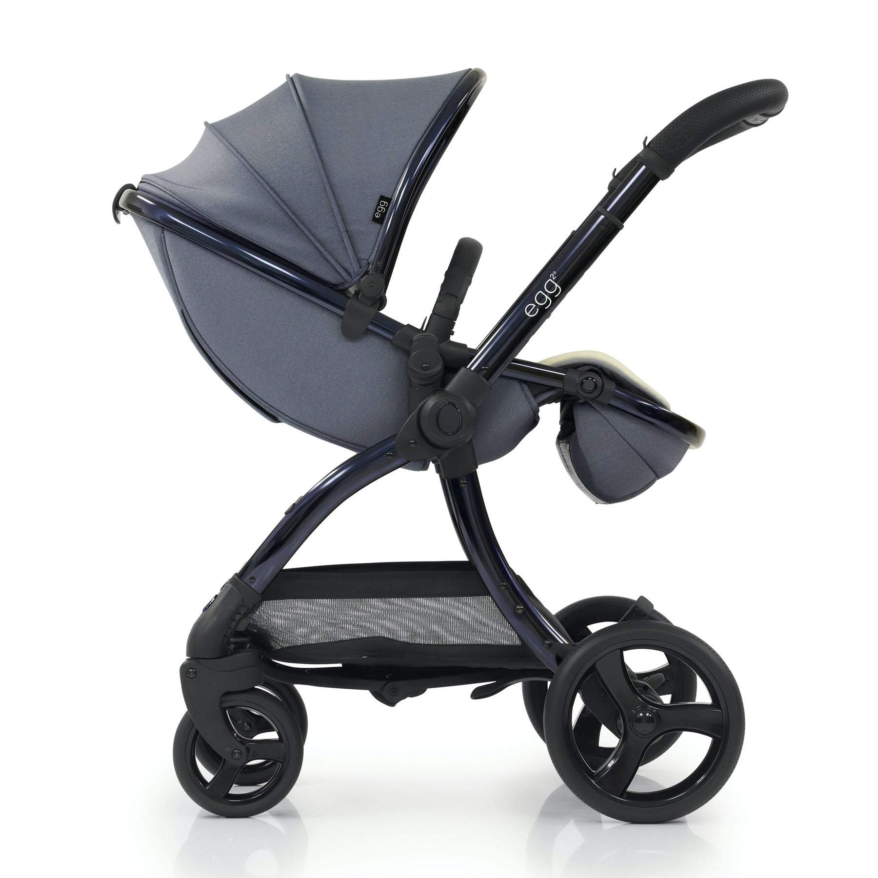 egg2® Stroller & Carry Cot in Chambray Bundle